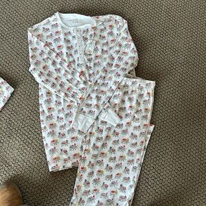 Roller Rabbit Hathi Christmas pajamas NWT